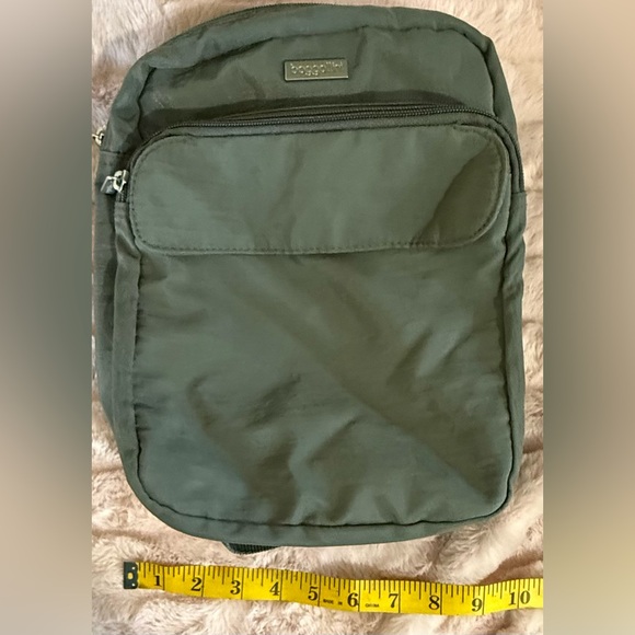 Baggallini mini backpack - Picture 2 of 7